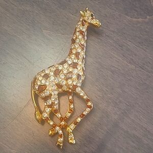 Vintage LIF England giraffe Pin